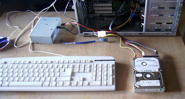 USキーボードとスピーカーを接続